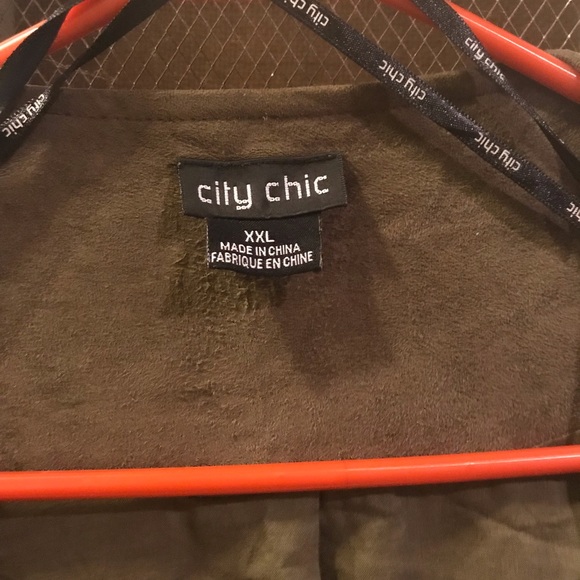 City Chic Vest. Size XXL (24) - Picture 5 of 5